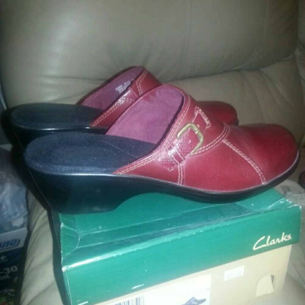 New Clarks Benables Sz 8.5 with box